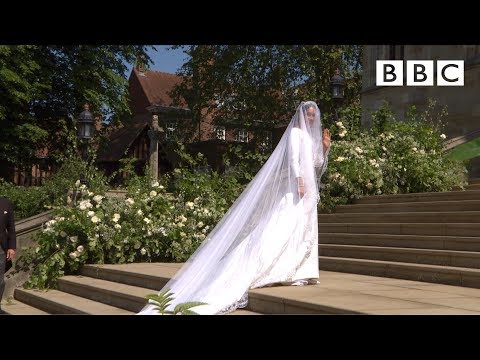 Beautiful Meghan Markle arrives in exquisite wedding dress - The Royal Wedding - BBC